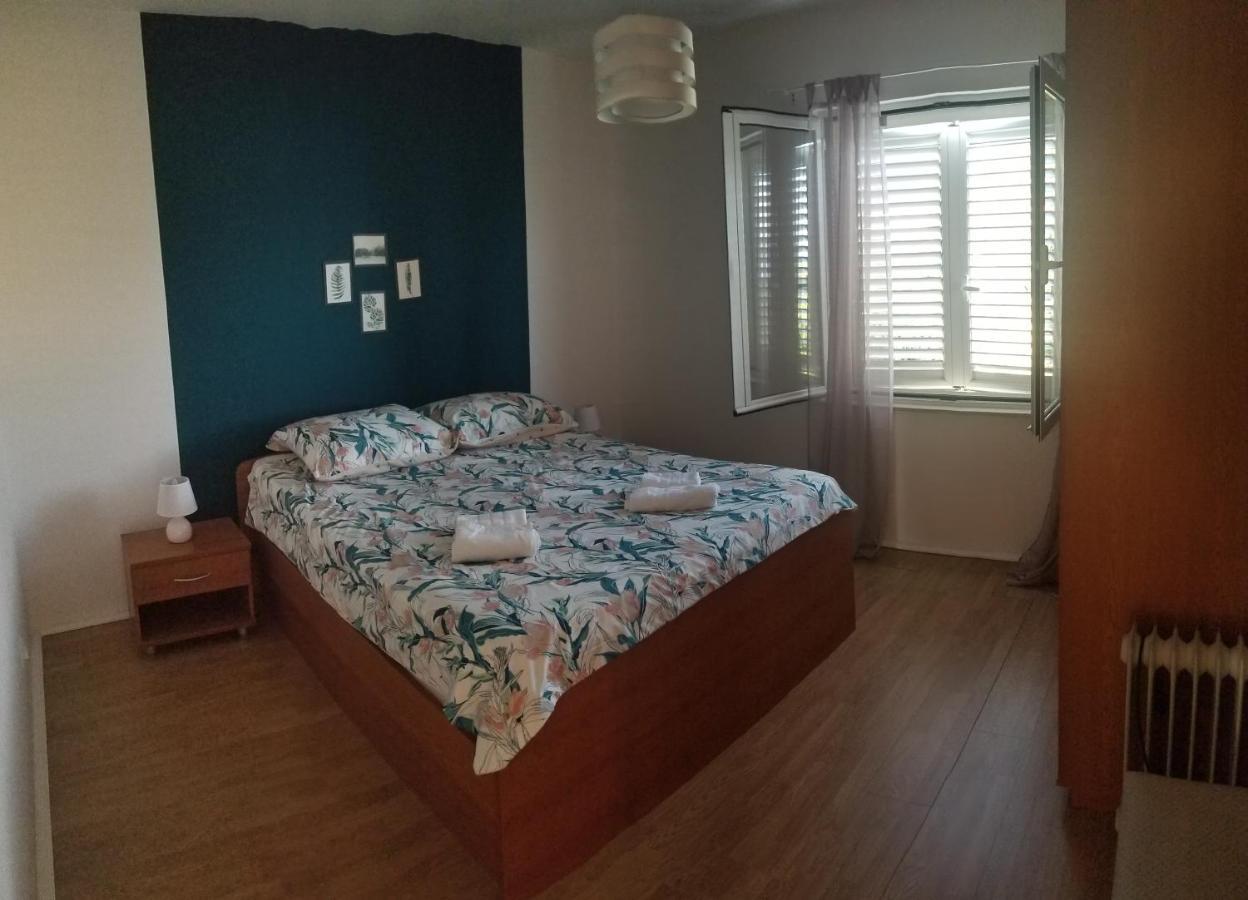 Apartmani Kalu 米利尼 外观 照片